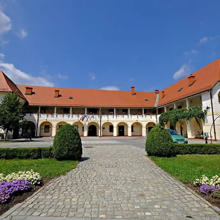 Podgorje With Pool - Happy