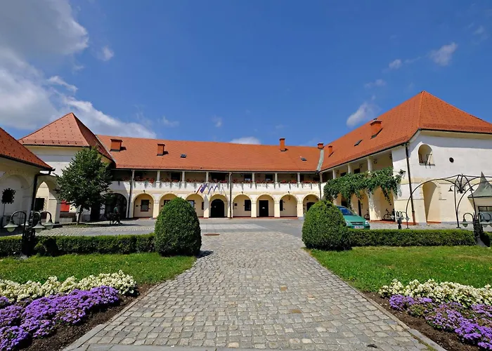 Podgorje With Pool - Happy